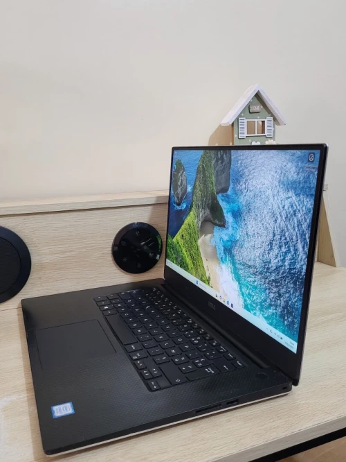 DELL PRECISION 5530 | CORE i7-8850H | NVIDIA Quadro P1000 4GB | 32GB RAM | 512GB NVMe | WORKSTATION