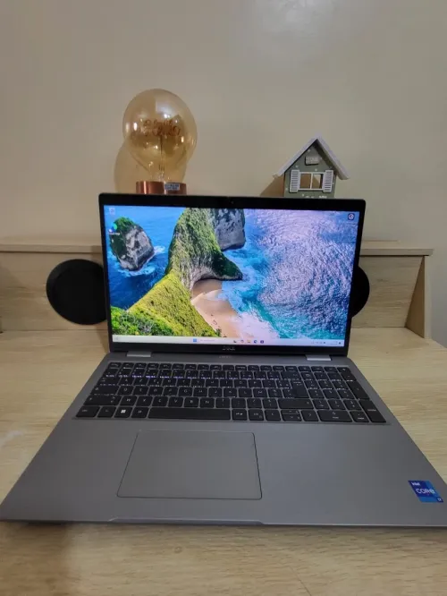 DELL PRECISION 3581 | CORE i7-13700H vPRO | NVIDIA RTX A1000 6GB | 512 SSD | 32GB RAM | WORKSTATION