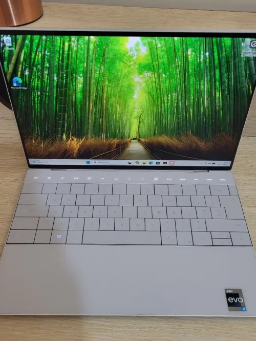 DELL XPS 9320 | EVO CORE i7-1260P | 16GB RAM | 512GB SSD | INTEL IRIS XE GRAPHICS