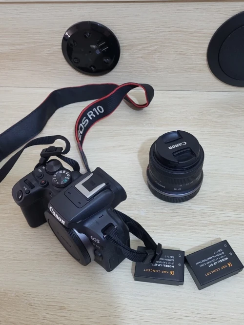 CANON EOS R10 hybride enregistrement en 4K UHD + objectif RF-S 18-45mm F4.5-6.3 IS STM NEUF