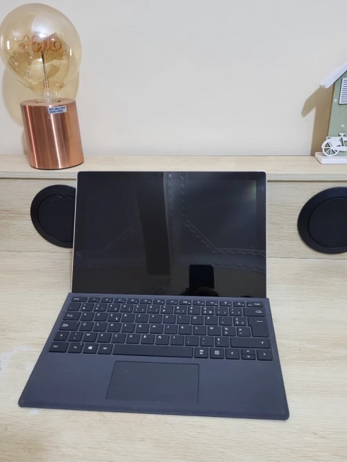 Microsoft Surface Pro 6 | CORE i7 8650U | 8GB RAM | 256GB SSD | INTEL UHD GRAPHICS