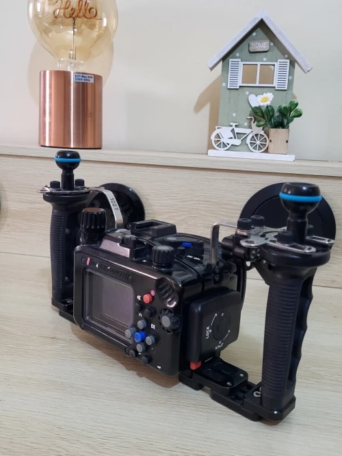Caisson Sous-marin étanche Nauticam RX100 VII / 7 pack pro + Sony RX100 VII vidéos UHD 4K 30/24