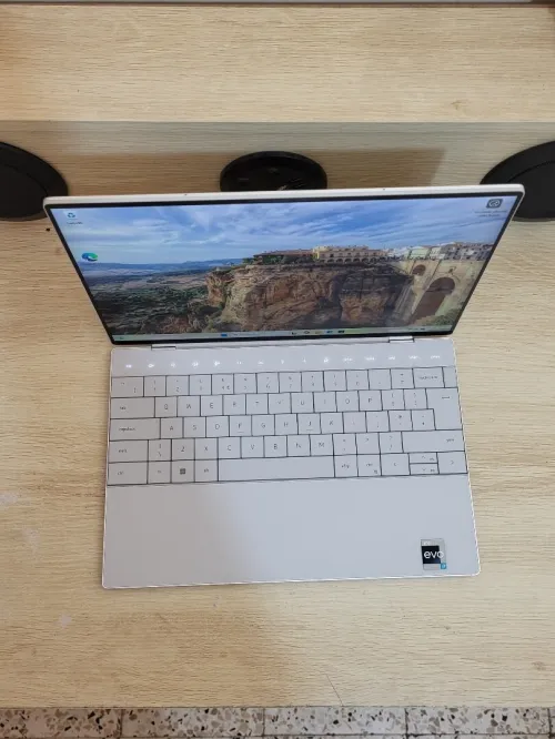 DELL XPS 9320 | EVO CORE i7-1260P | 16GB RAM | 512GB SSD | INTEL IRIS XE GRAPHICS