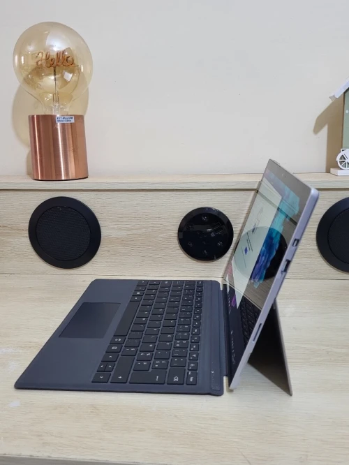 Surface Pro 6 | CORE i7 8650U | 8GB RAM | 256GB SSD | INTEL UHD GRAPHICS