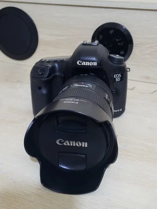Canon 5D Mark III | full-frame DSLR 22Mpx | VIDEO 4K | + Canon Objectif EF 24-105mm f/4L IS II USM