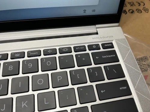HP ELITEBOOK 830 G8 | INTEL 11EME GEN CORE I7-1185G7 | 16GB RAM | 512 SSD | Iris Xe Graphics