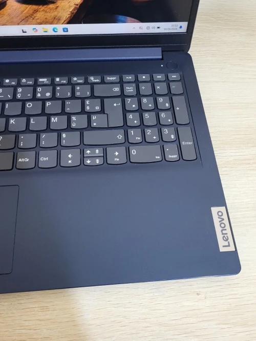 Lenovo IdeaPad 1 15.6'' FHD | RYZEN 7 5700U | 16GB RAM | 512GB NVMe SSD | AMD RADEON GRAPHICS 2GB