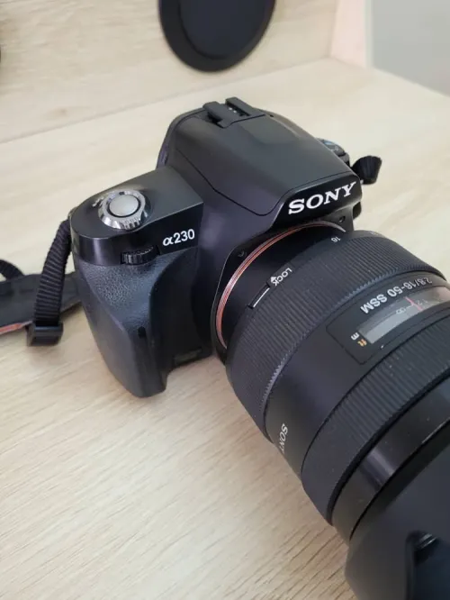 SONY Alpha DSLR-A230 Reflex + Objectif Sony A DT 16-50mm f/2.8 SSM
