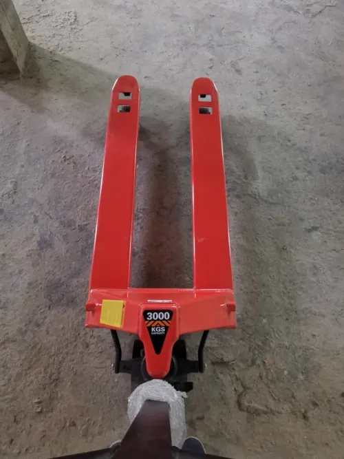Transpalette Manuel 3 Tonnes (Location) | تأجير رافعة يدوية  بقدرة تحميل 3 أطنان