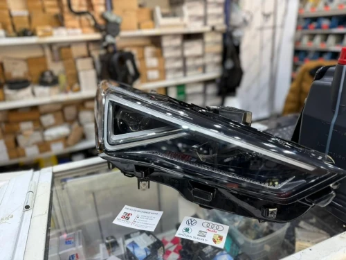 OPTIQUE PHARE LEON 2022 LED XENON VAG