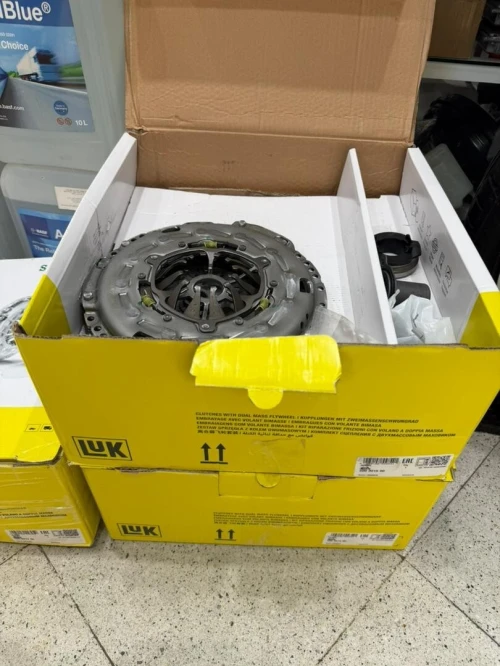 KIT VOLANT MOTEUR GOLF 5 / 6 / 7 LEON OCTAVIA 5 VITESSE LUK D ORIGINE