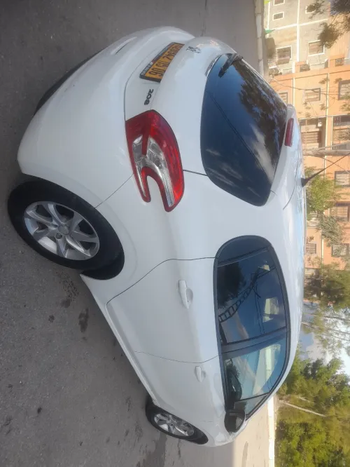 Peugeot 208 2015 Allure