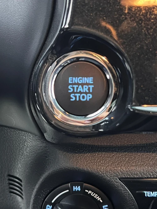 Toyota Revo  2025 