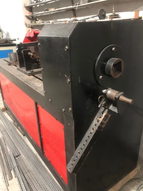 Machine fer forgé ( cintreuse , plieuse , embossing machine)
