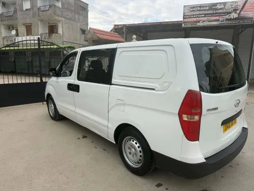 Hyunda H1 2011