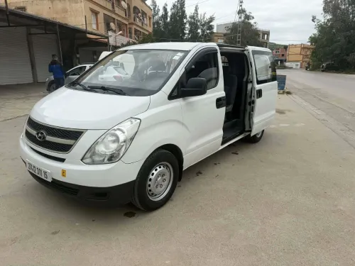 Hyunda H1 2011