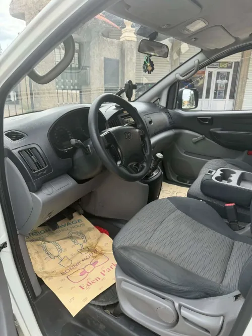 Hyunda H1 2011