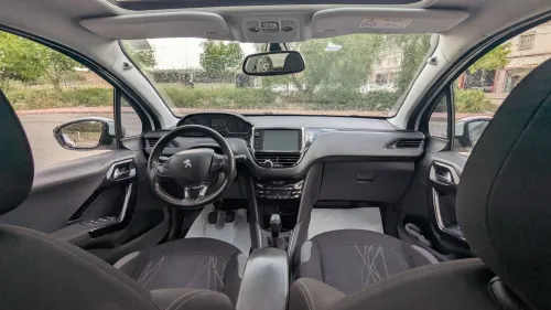 Peugeot 208 2015 Allure