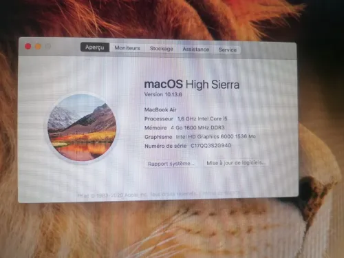 MACBOOK AIR
