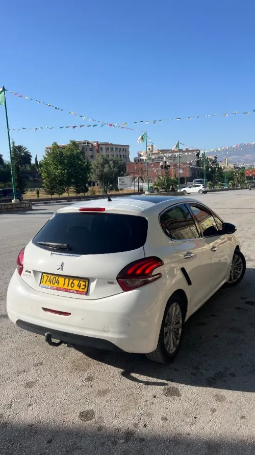 Peugeot 208 2016 Allure Facelift