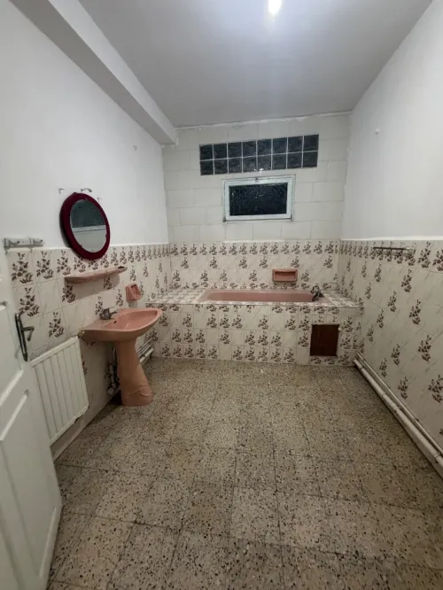 Location Appartement Niveau de villa F5 Alger Draria