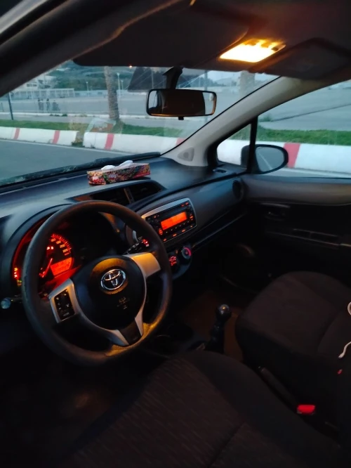 Toyota Yaris 2013 1 ère main