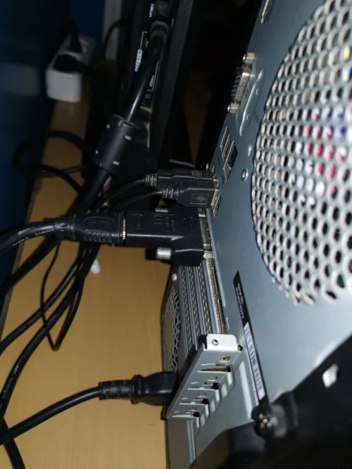 I5 8 ème génération  32 go RAM  1TB HDD 256 SSD Carte graphique NVIDIA Quadro 2000