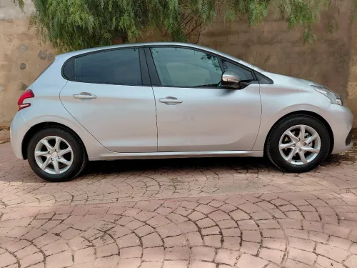 Peugeot 208 2018 Active Facelift