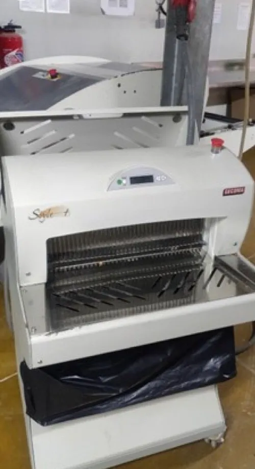 LOT COMPLET de BOULANGERIE INDUSTRIELLE Matériel professionnel Lignes de production complètes 2900 baguettes/heure