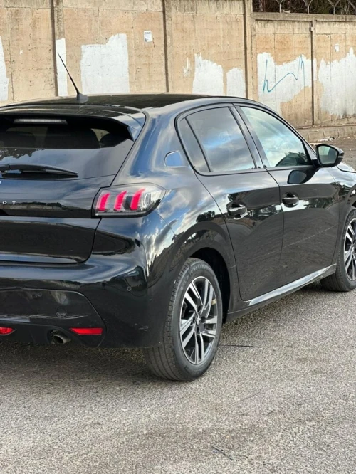 Peugeot 208 2024 