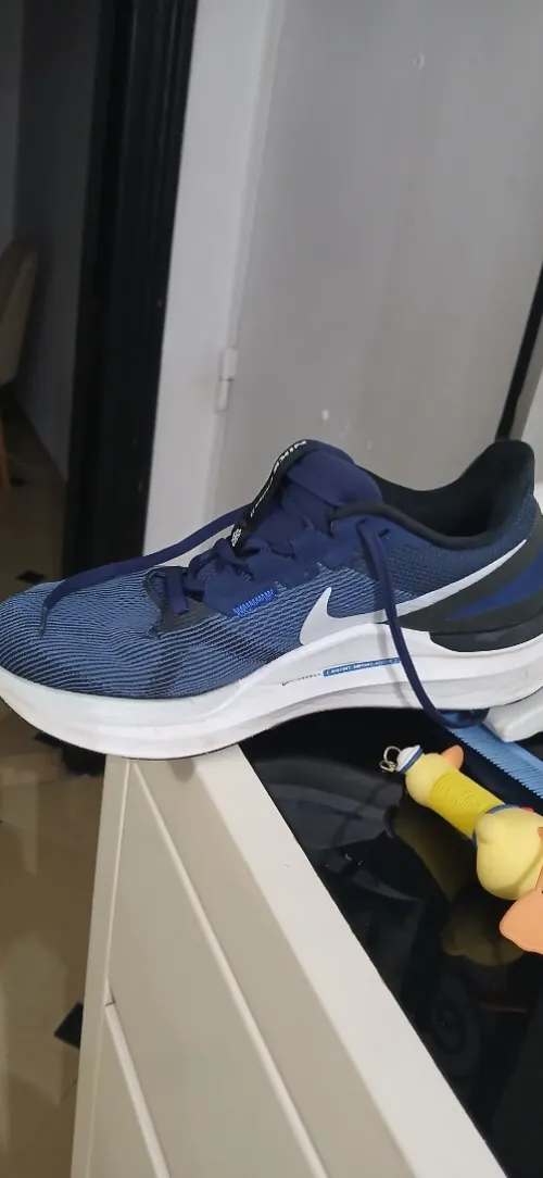 Nike structure 25