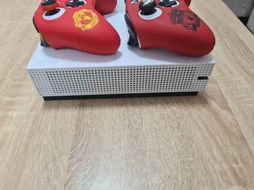 XBOX ONE S 1TB 2 MANETTES