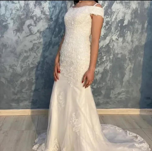 À vendre Robes soirée et blanche 
