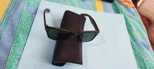 Ray-Ban RB2132 New Wayfarer Originale importée de France