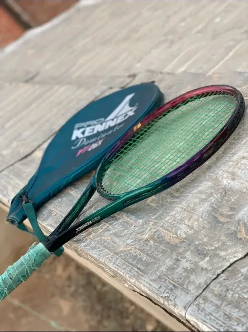  raquettes de tennis 