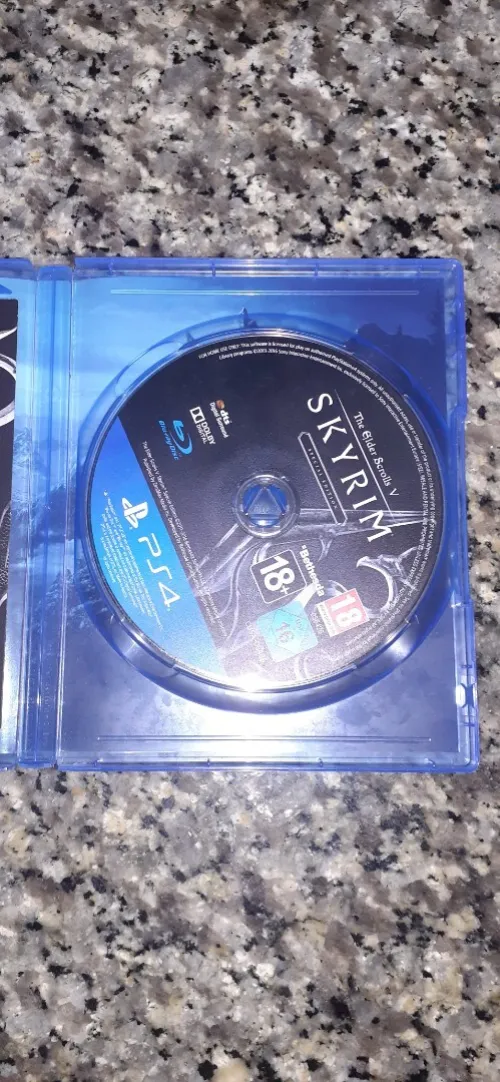 Playstation 4 CD : Skyrim special edition
