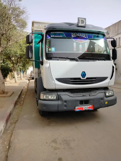 Renault Midlum 220 dxi 2013