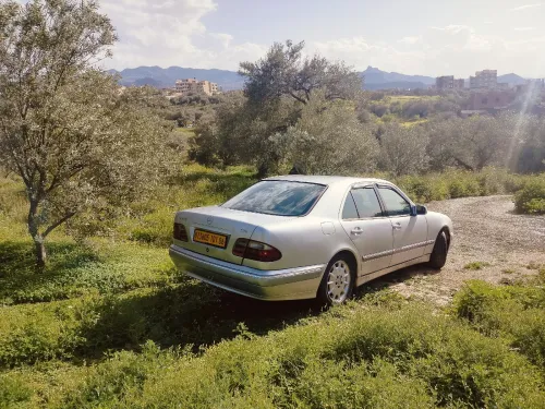 Mercedes Classe E 2001 E270