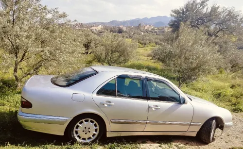 Mercedes Classe E 2001 E270