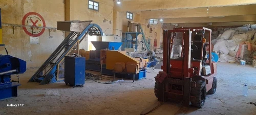 USINE DE FABRICATION DE MATIERE PREEMIERE DU PLASTIQUE *CHARGE GRANULEE*