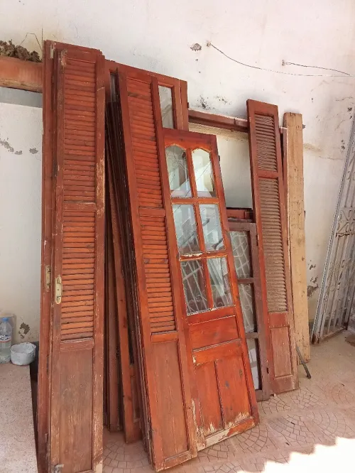 Lot de menuiserie en bois ancien