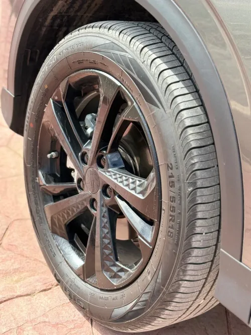Geely Coolray 2025 
