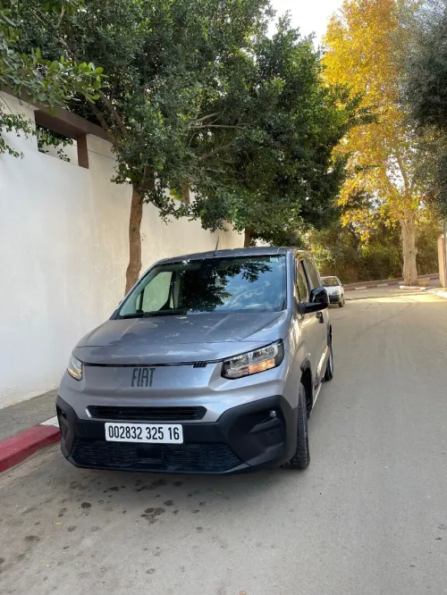 Fiat Doblo 2025 Gri