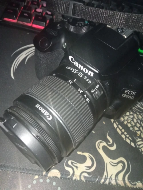 camera canon 1300d