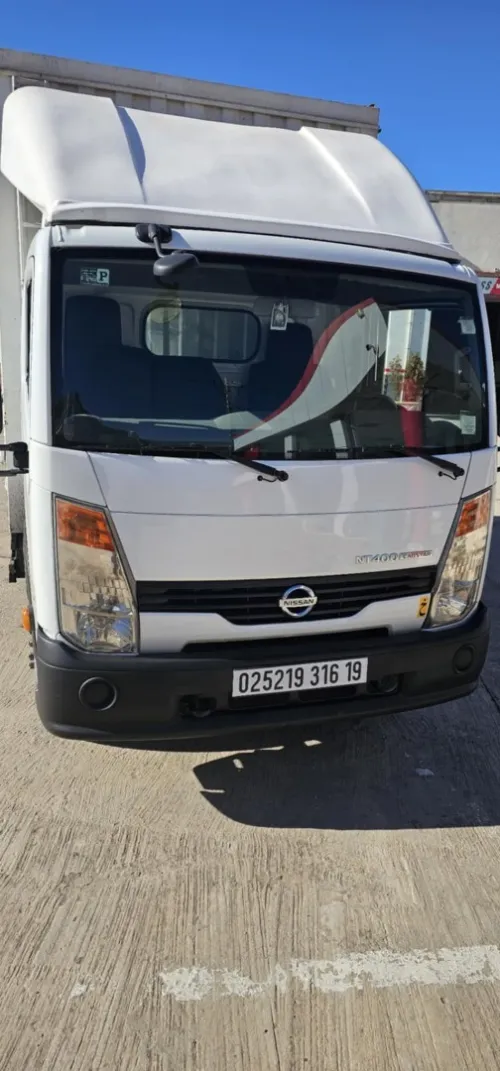 Nissan NT400 2016