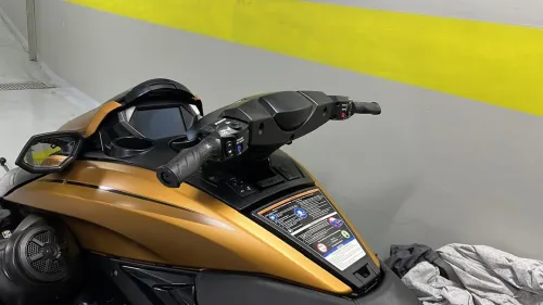 Jet-ski