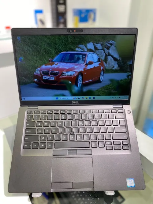 DELL 5400 i7-8TH 8RAM/256SSD