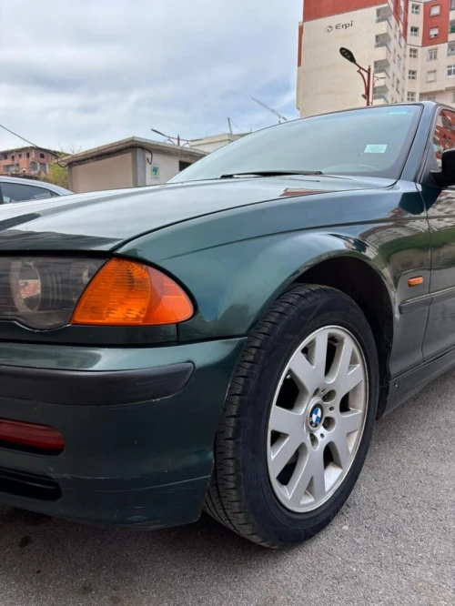 BMW Série 3 2000 Modern