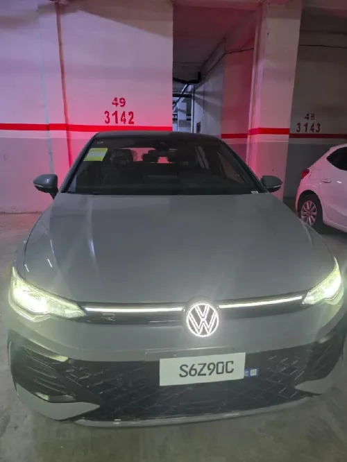 Volkswagen Golf 8,5 full options 💯💥 2025 R-line
