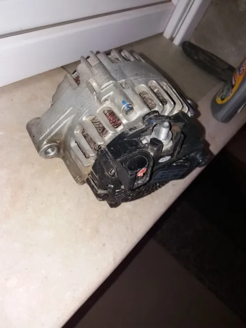 Vends Alternateur ford fiesta + Roue de secours pour Ford fiesta